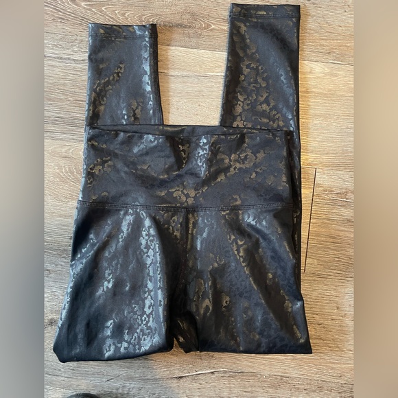 NWOT- ECHT LEOPARD LEGGINGS/ small - Picture 2 of 4